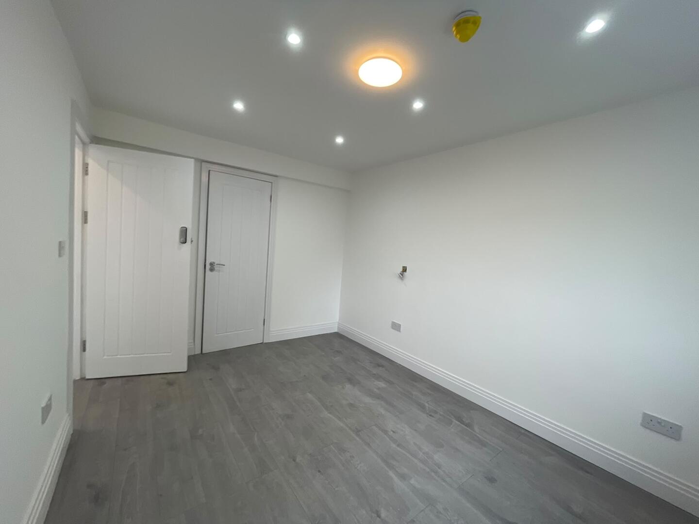 5 bed property in Maple Close, Hayes